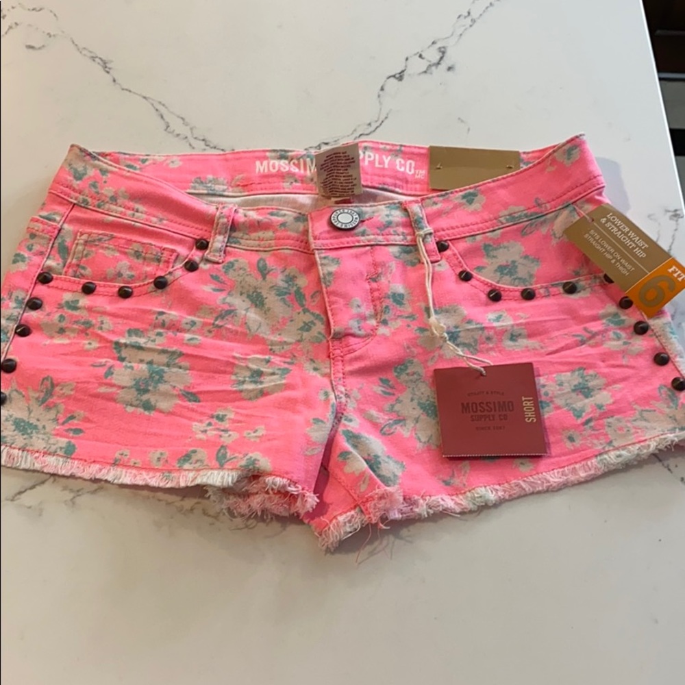 Mossimo pink studs floral shorts